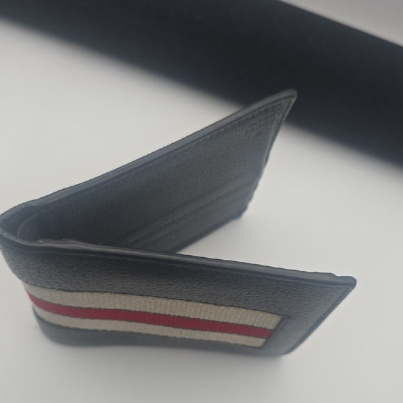 Gucci Black & Red New Web Stripe Men's Bifold Leather Wallet (EUC)COA✨️❤️✨️ - Picture 5 of 16